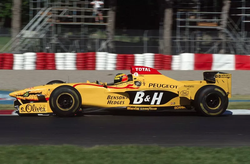 【幻の開幕初期カラー】F1 ジョーダン プジョー 195 E.アーバイン　ピンズ 2025年は”巳年”だから蛇のF1……大胆なノーズ先端カラーリングの
