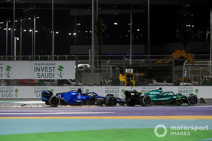 Alex Albon, Williams FW44, Lance Stroll, Aston Martin AMR22, chocan