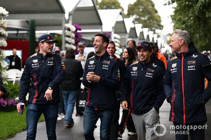 Max Verstappen, Red Bull Racing, Daniel Ricciardo, Sergio Pérez, Red Bull Racing,  y Jonathan Wheatley, Team Manager de Red Bull Racing