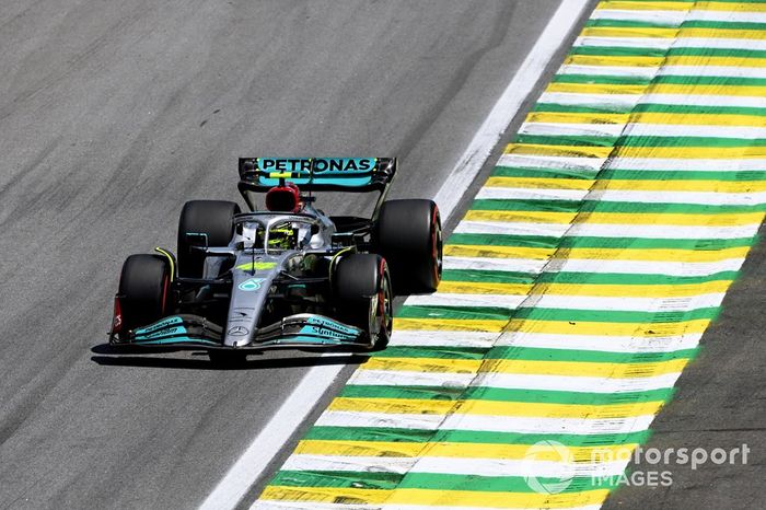 Lewis Hamilton, Mercedes W13