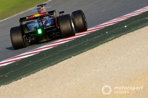 Sebastien Loeb, Campeón del Mundo de Rallyes, prueba para Red Bull Racing