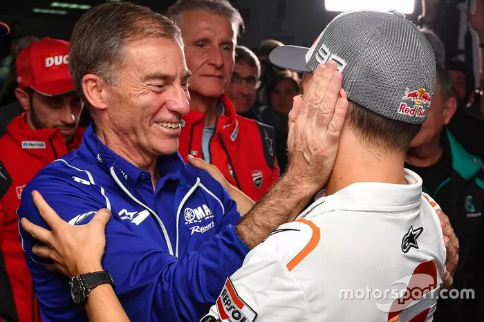 Jorge Lorenzo con Lin Jarvis, Director General de Yamaha Motor Racing