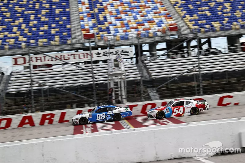 Chase Briscoe,  Stewart-Haas Racing Ford, Kyle Busch, Joe Gibbs Racing Toyota