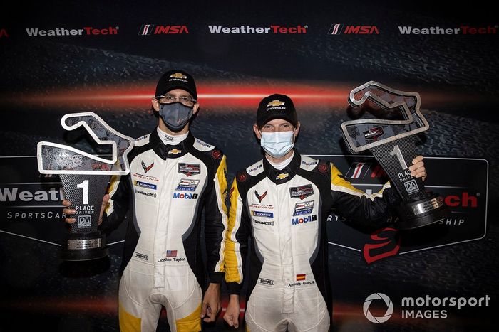 GTLM ganadores #912 Porsche GT Team Porsche 911 RSR: Earl Bamber, Laurens Vanthoor