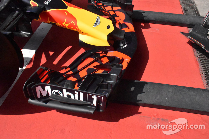 Red Bull Racing RB14 front wing