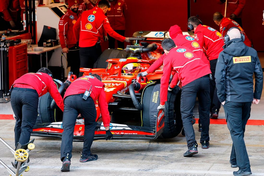 Lewis Hamilton, Ferrari podczas testów Pirelli