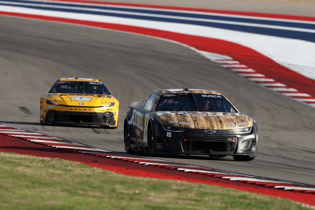 Kyle Busch, Richard Childress Racing Chevrolet, Christopher Bell, Joe Gibbs Racing Toyota