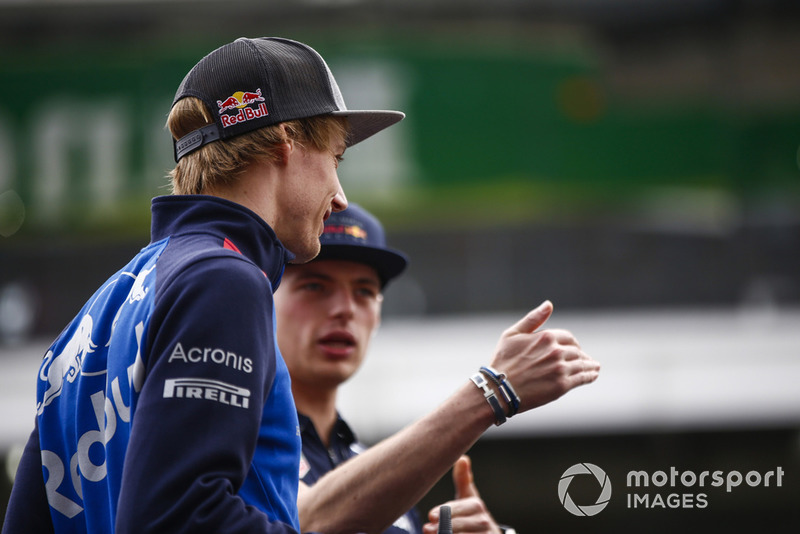 Брендон Хартлі, Toro Rosso, та Макс Ферстаппен, Red Bull Racing.
