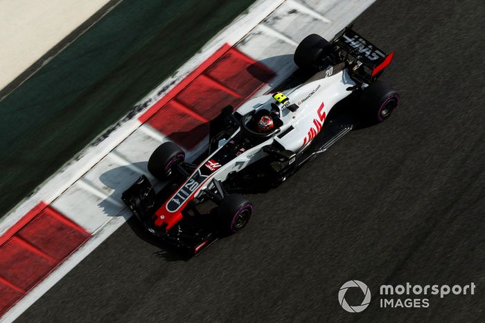 13: Kevin Magnussen, Haas F1 Team VF-18, 1'37.309