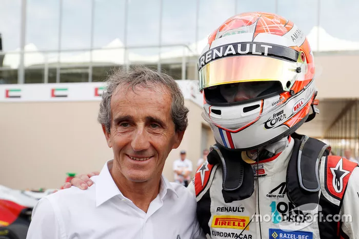 En la foto, celebra el título con Alain Prost.