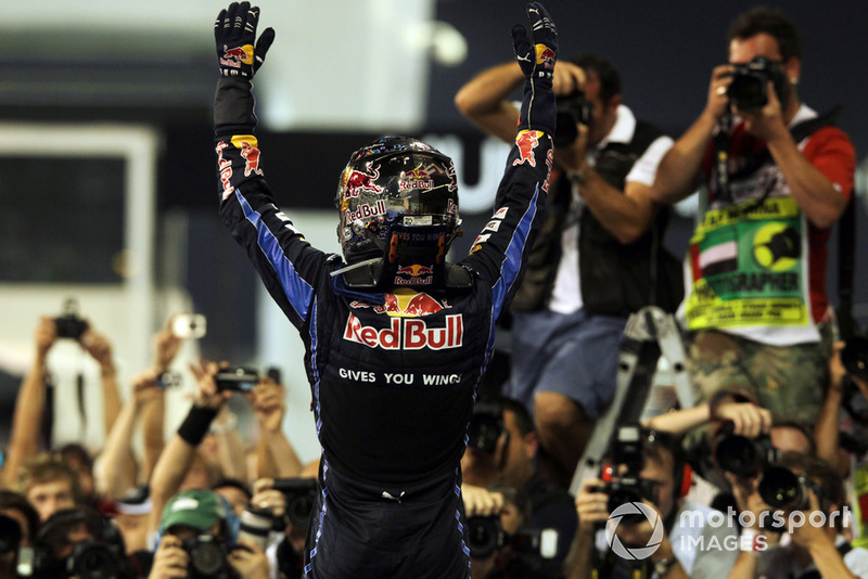 Sebastian Vettel, Red Bull Racing RB6, fête son titre de Champion du monde 2010