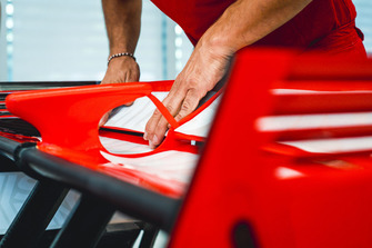 Autocollants Philip Morris sur la Ferrari