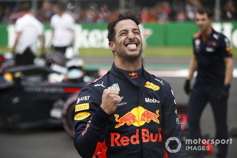 Pole sitter Daniel Ricciardo, Red Bull Racing celebrates in Parc Ferme