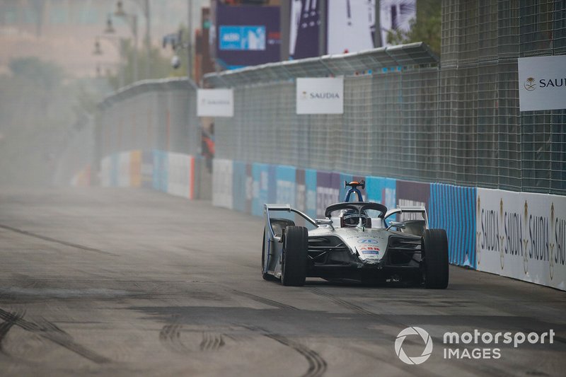 Edoardo Mortara, Venturi Formula E, Venturi VFE05 with damage to the front