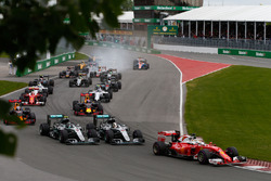 Lewis Hamilton, Mercedes AMG F1 W07 Hybrid and team mate Nico Rosberg, Mercedes AMG F1 W07 Hybrid at