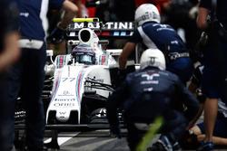 Valtteri Bottas, Williams FW38 in de pitstraat