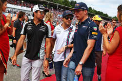 Серхіо Перес, Sahara Force India F1; Феліпе Масса, Williams; та Макс Ферстаппен, Red Bull Racing; н