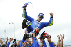 Race winner Maverick Viñales, Team Suzuki MotoGP