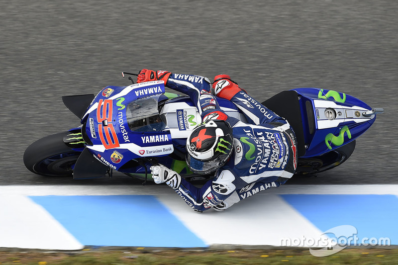 Lorenzo au sommet de la vague