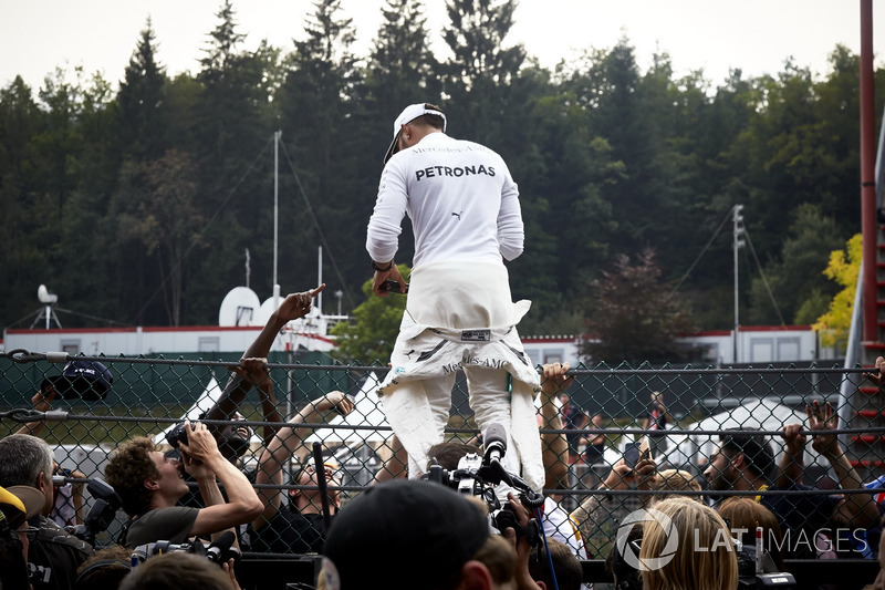 Race winner Lewis Hamilton, Mercedes AMG F1, celebrates victory with the fans