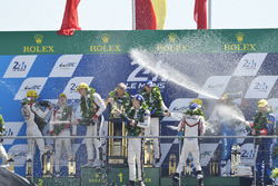Podium: race winners Timo Bernhard, Earl Bamber, Brendon Hartley, Porsche Team, second place Ho-Pin