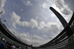 Scoring pylon atmosphere
