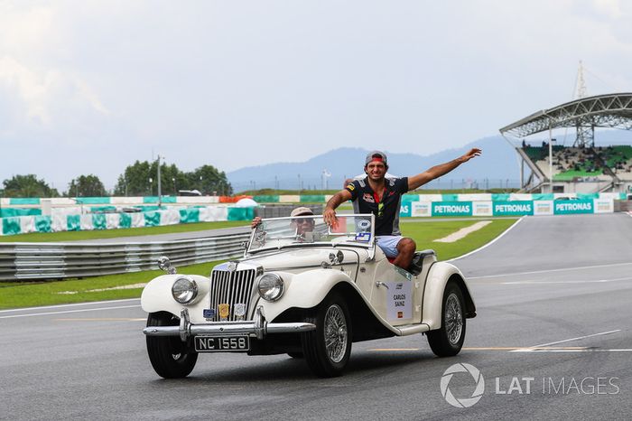 Carlos Sainz Jr., Scuderia Toro Rosso en el desfile