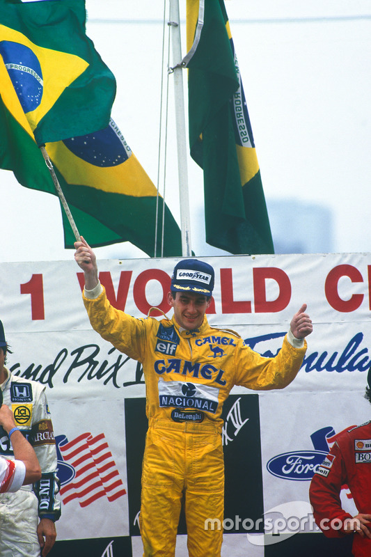 Podium: racewinnaar Ayrton Senna, Team Lotus