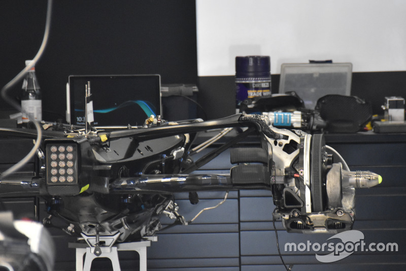Mercedes F1 W08: Hinterradaufhängung