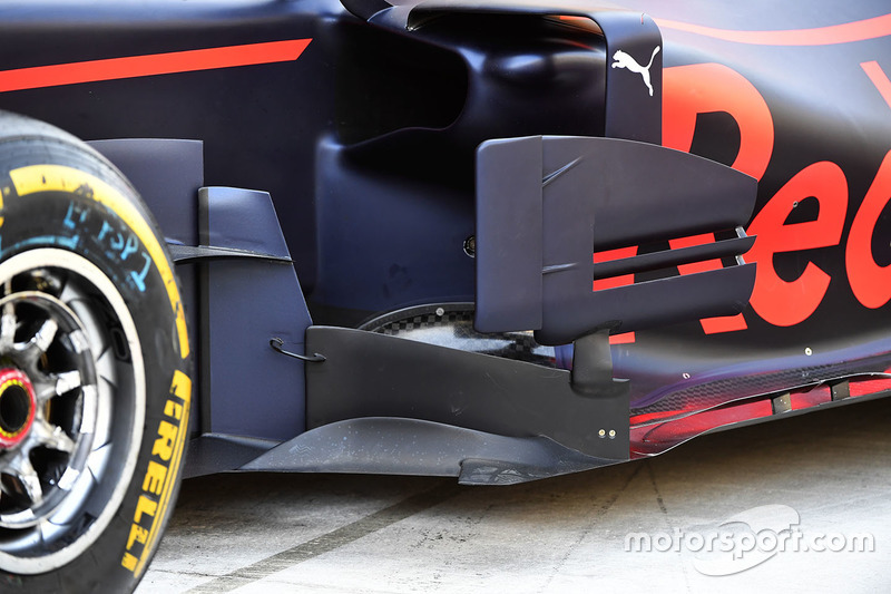 Red Bull Racing Rb13 bargeboard detail