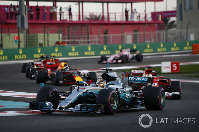 Lewis Hamilton, Mercedes AMG F1 W08, Sebastian Vettel, Ferrari SF70H, Daniel Ricciardo, Red Bull Racing RB13, Kimi Raikkonen, Ferrari SF70H at the start