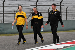 Ciaron Pilbeam, Renault Sport F1 Team, Bob Bell, Renault Sport F1 Team and Alan Permane, Renault Spo
