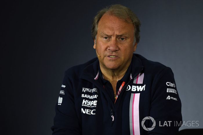 Robert Fearnley, subdirector del equipo Force India F1, en la rueda de prensa