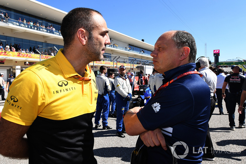 Cyril Abiteboul, Renault Sport F1 Managing Director and Frederic Vasseur, Sauber Team Principal