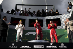 Льюіс Хемілтон, Mercedes-AMG F1, Себастьян Феттель, Ferrari, Кімі Райкконен, Ferrari, на подіумі