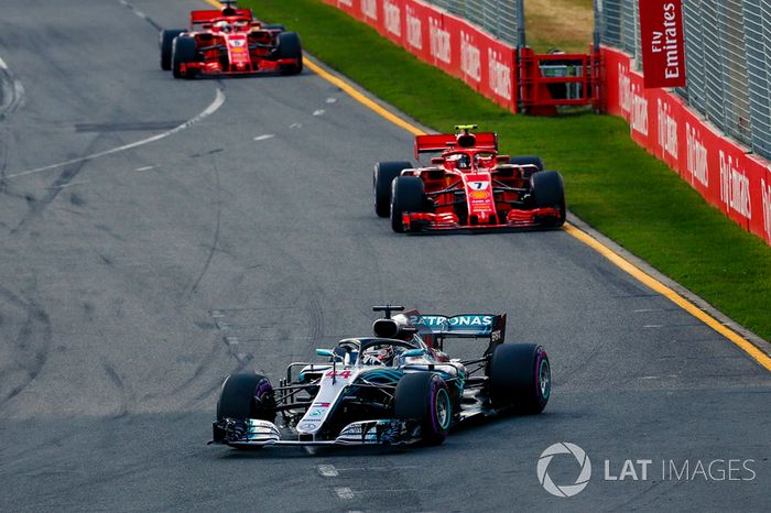 Na corrida, Hamilton controlou a liderança após a largada, sempre mantendo confortável vantagem para Kimi Raikkonen e Sebastian Vettel, que vinham atrás. 