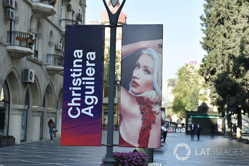 Papan Christina Aguilera