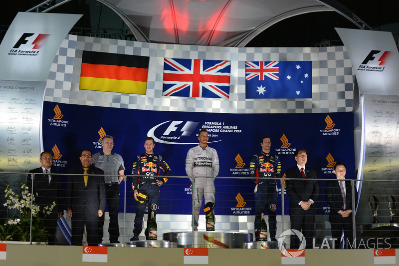 Podium: winnaar Lewis Hamilton, Mercedes AMG F1, tweede Sebastian Vettel, Red Bull Racing, derde Daniel Ricciardo, Red Bull Racing