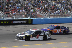 Kevin Harvick, Stewart-Haas Racing, Ford Fusion Jimmy John's, Denny Hamlin, Joe Gibbs Racing, Toyota
