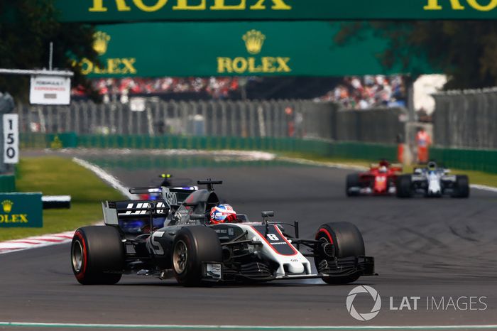 Romain Grosjean, Haas F1 Team VF-17, Pierre Gasly, Scuderia Toro Rosso STR12