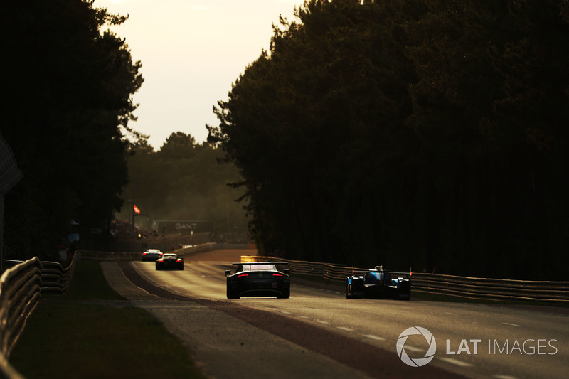 #5 CEFC TRSM RACING Ginetta G60-LT-P1: Charles Robertson, Michael Simpson, Leo Roussel