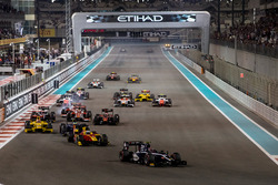 Артем Маркелов, RUSSIAN TIME, лидирует относительно Ника де Вриса, Racing Engineering и всех остальн