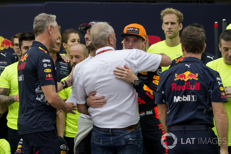 Race winner Max Verstappen, Red Bull Racing celebrates, Christian Horner, Red Bull Racing Team Principal, Dr Helmut Marko, Red Bull Motorsport Consultant and the team