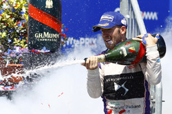 Podyum: Yarış galibi Sam Bird, DS Virgin Racing