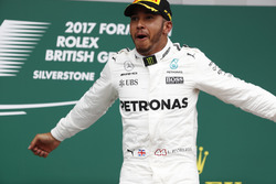Podio: Ganador de la carrera Lewis Hamilton, Mercedes AMG F1