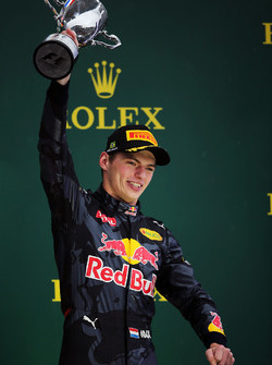 Max Verstappen, Red Bull Racing, célèbre sa troisième place sur le podium