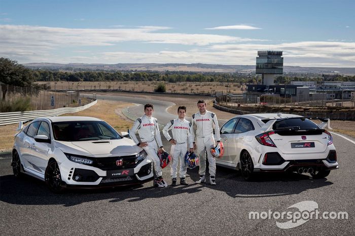 Marc Márquez, Dani Pedrosa y Toni Bou en el acto de entrega del Honda Civic Type R