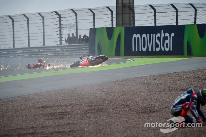 Stefan Bradl, Aprilia Racing Team Gresini y Jorge Lorenzo, Yamaha Factory Racing accidente