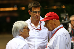 (L to R): Bernie Ecclestone, with Toto Wolff, Mercedes AMG F1 Shareholder and Executive Director and Niki Lauda Mercedes Non-Executive Chairman