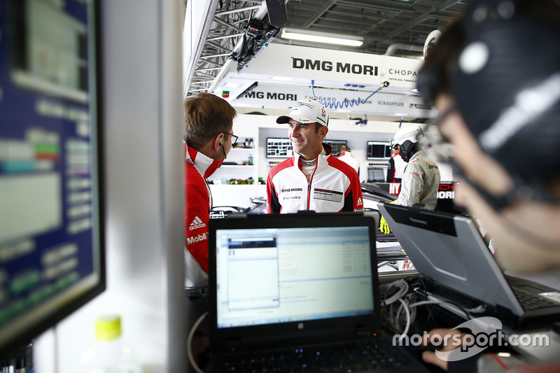 Romain Dumas, Porsche Team, Andreas Seidl, Team Principal Porsche Team